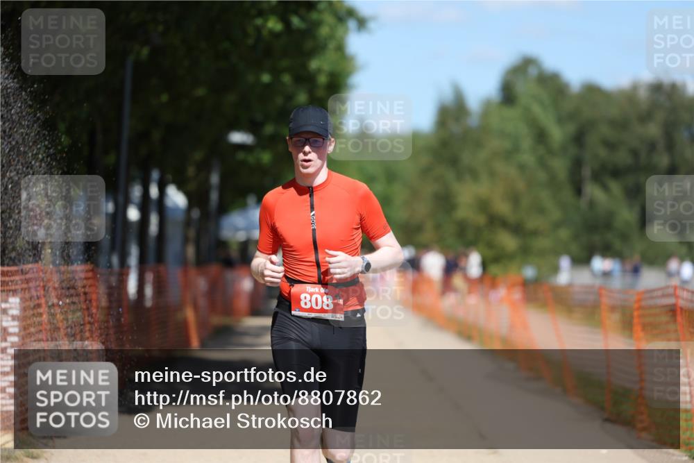 07.09.2025 - 19. Norderstedt Triathlon Michael Strokosch http://msf.ph/oto/8807862 07.09.2025 13:20:04 Laufen 798, 808 meine-sportfotos.de