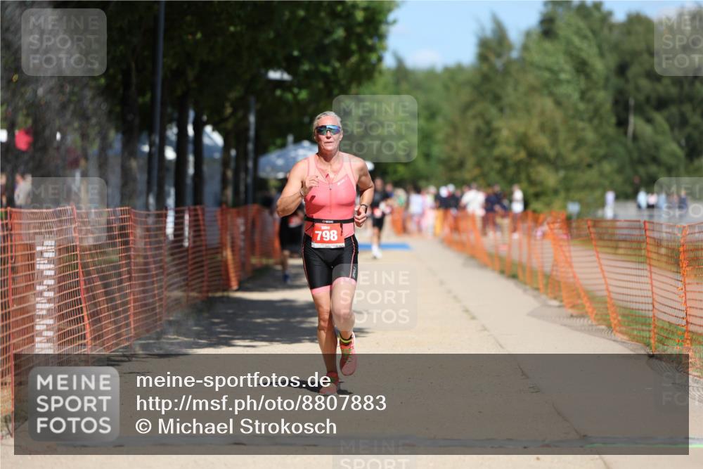07.09.2025 - 19. Norderstedt Triathlon Michael Strokosch http://msf.ph/oto/8807883 07.09.2025 13:20:08 Laufen 781, 798, 808 meine-sportfotos.de