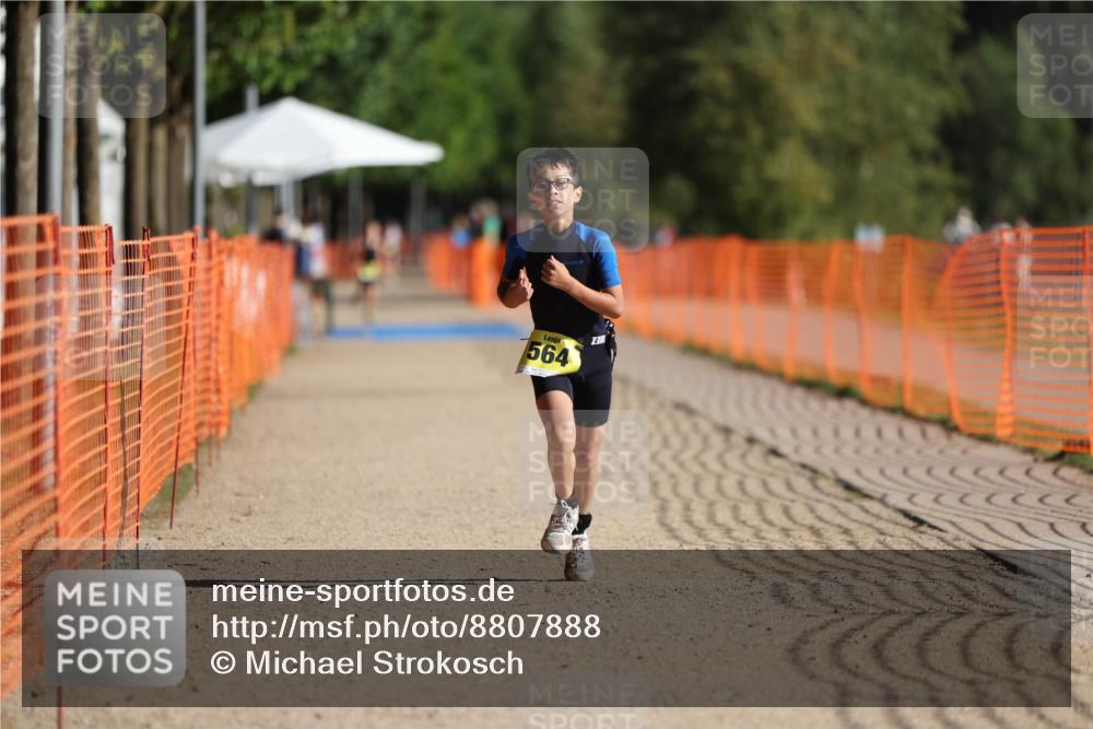 07.09.2025 - 19. Norderstedt Triathlon Michael Strokosch http://msf.ph/oto/8807888 07.09.2025 09:49:54 Laufen 564 meine-sportfotos.de