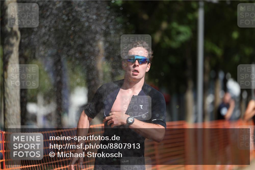 07.09.2025 - 19. Norderstedt Triathlon Michael Strokosch http://msf.ph/oto/8807913 07.09.2025 11:31:25 Laufen 196, 1160, 1198 meine-sportfotos.de