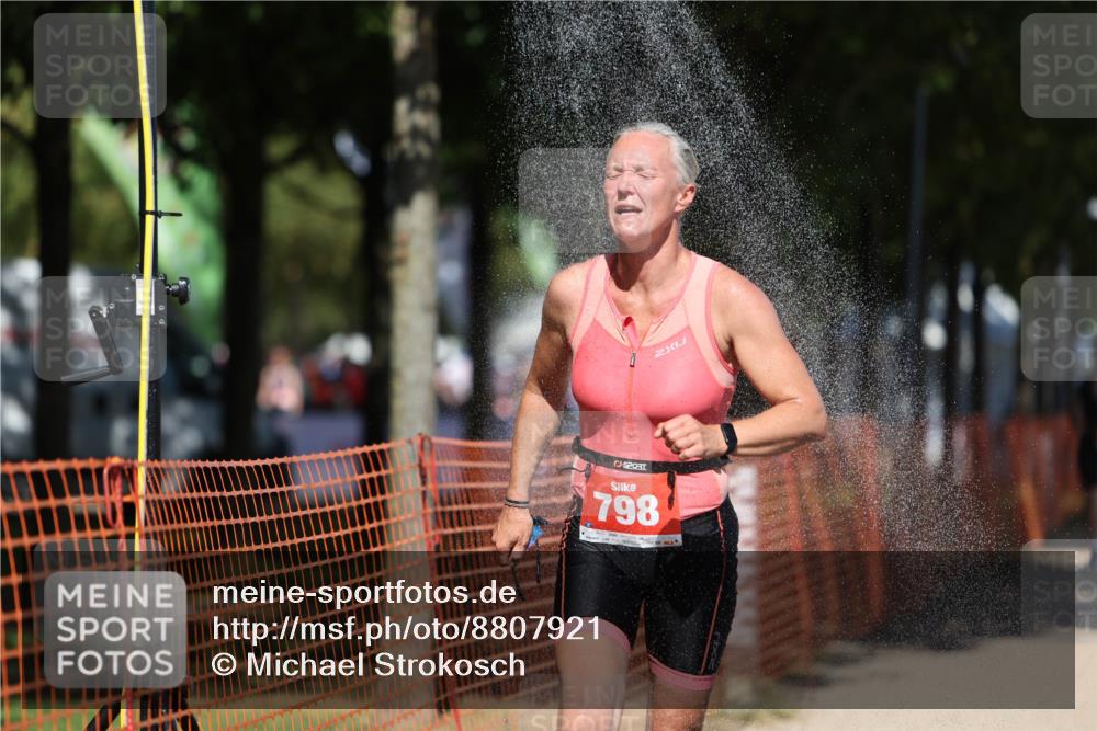 07.09.2025 - 19. Norderstedt Triathlon Michael Strokosch http://msf.ph/oto/8807921 07.09.2025 13:20:11 Laufen 781, 798 meine-sportfotos.de