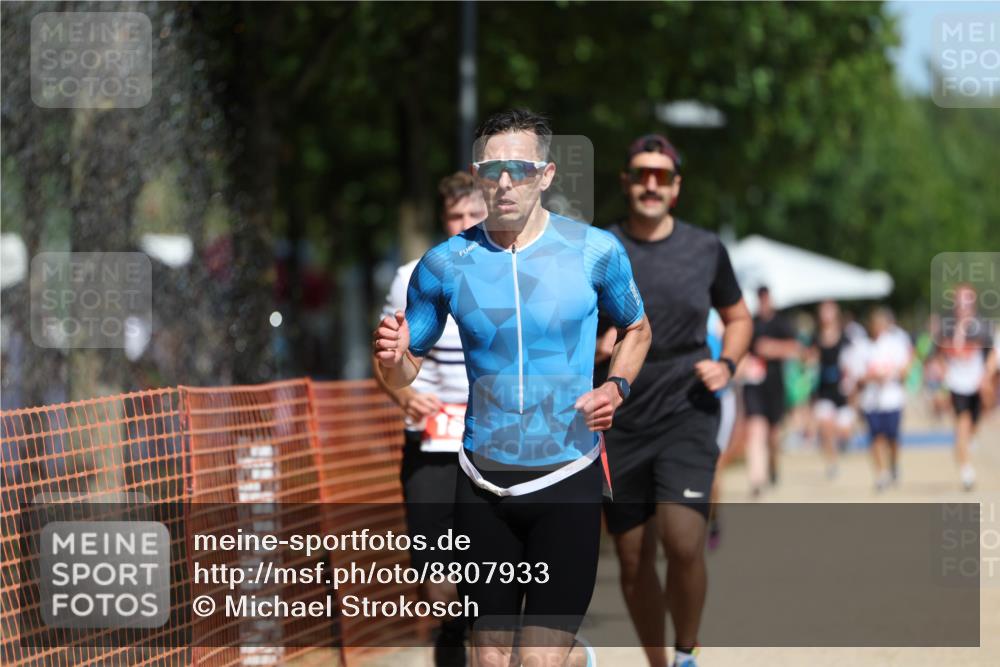 07.09.2025 - 19. Norderstedt Triathlon Michael Strokosch http://msf.ph/oto/8807933 07.09.2025 12:42:12 Laufen 168, 189, 215, 717, 741, 793, 1249, 1300 meine-sportfotos.de