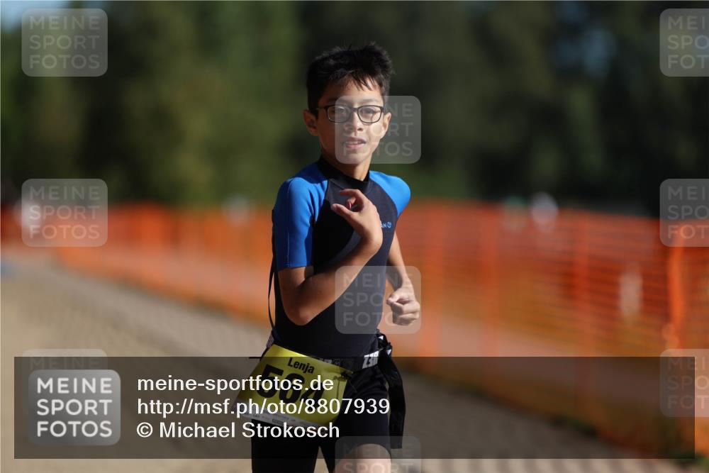 07.09.2025 - 19. Norderstedt Triathlon Michael Strokosch http://msf.ph/oto/8807939 07.09.2025 09:49:58 Laufen 564 meine-sportfotos.de