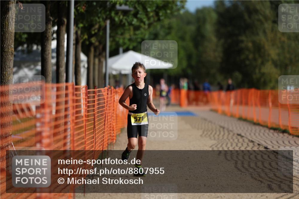 07.09.2025 - 19. Norderstedt Triathlon Michael Strokosch http://msf.ph/oto/8807955 07.09.2025 09:50:17 Laufen 571 meine-sportfotos.de