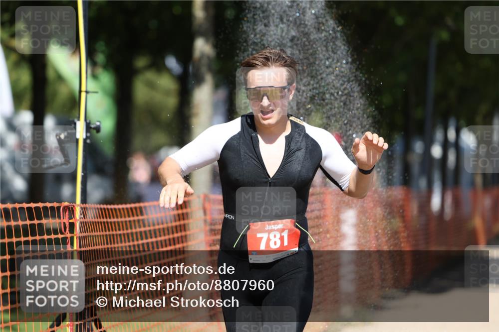 07.09.2025 - 19. Norderstedt Triathlon Michael Strokosch http://msf.ph/oto/8807960 07.09.2025 13:20:17 Laufen 142, 781 meine-sportfotos.de