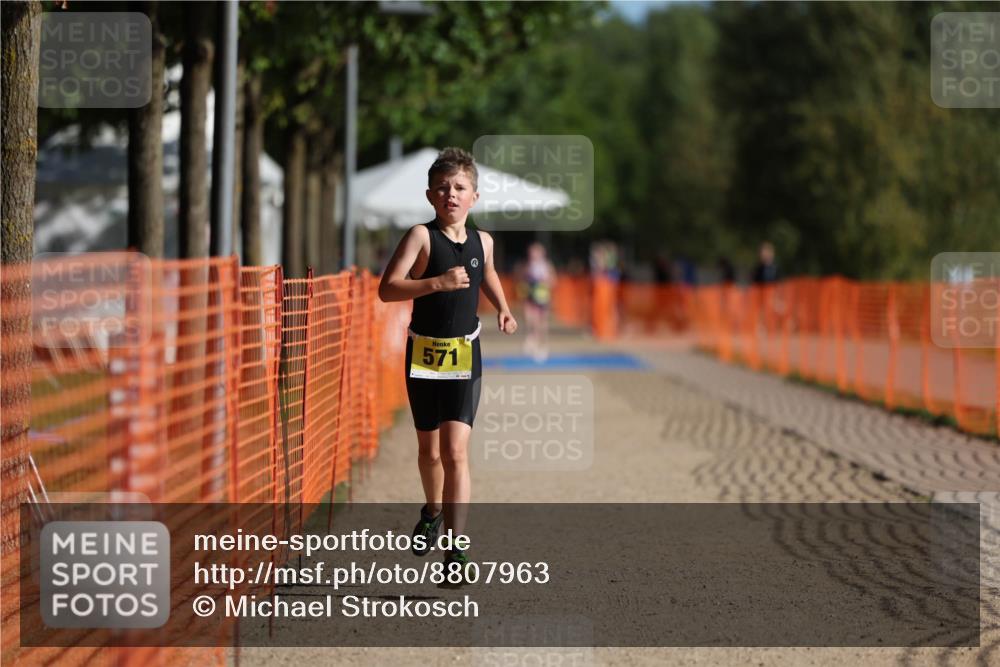 07.09.2025 - 19. Norderstedt Triathlon Michael Strokosch http://msf.ph/oto/8807963 07.09.2025 09:50:18 Laufen 571 meine-sportfotos.de