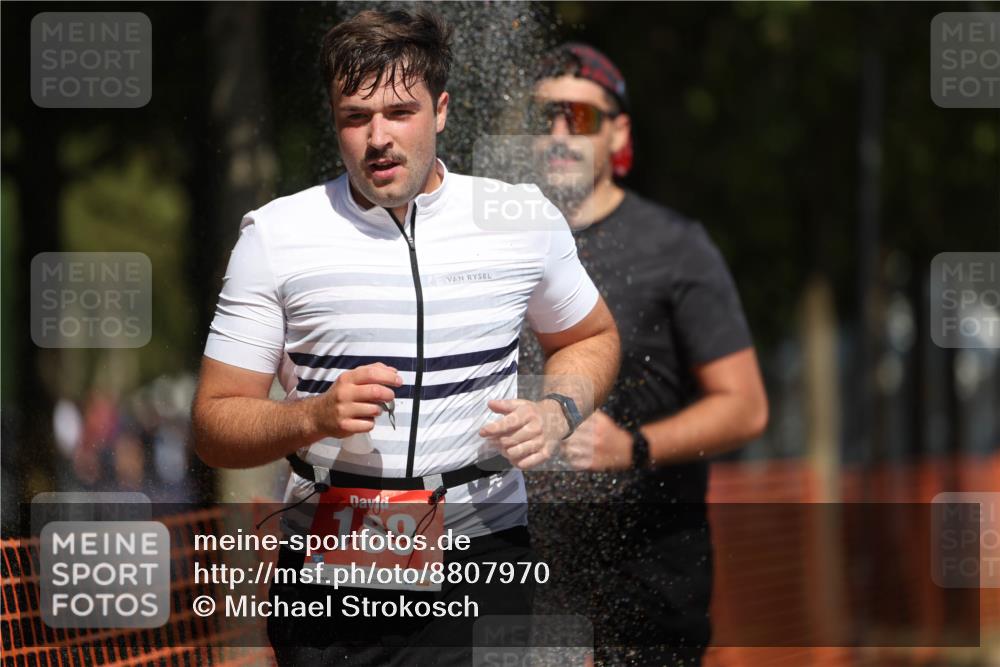 07.09.2025 - 19. Norderstedt Triathlon Michael Strokosch http://msf.ph/oto/8807970 07.09.2025 12:42:15 Laufen 189, 215, 717, 793, 1249, 1300 meine-sportfotos.de