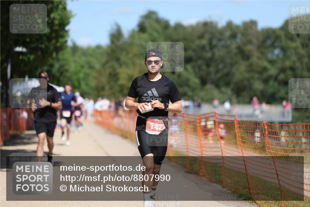 07.09.2025 - 19. Norderstedt Triathlon Michael Strokosch http://msf.ph/oto/8807990 07.09.2025 13:20:21 Laufen 141, 142, 1299 meine-sportfotos.de