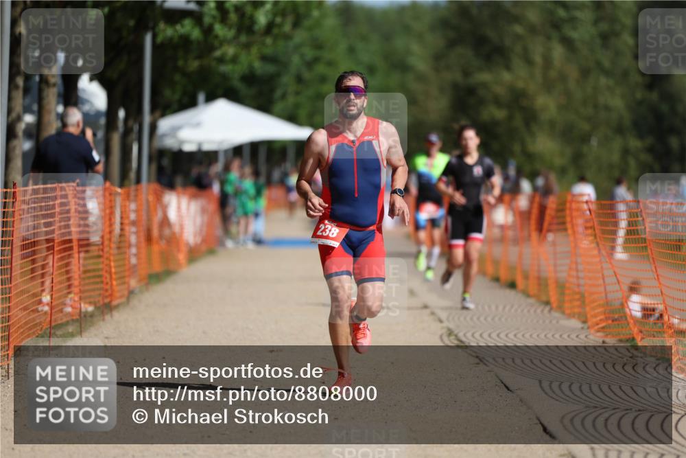 07.09.2025 - 19. Norderstedt Triathlon Michael Strokosch http://msf.ph/oto/8808000 07.09.2025 11:31:37 Laufen 238, 1390 meine-sportfotos.de