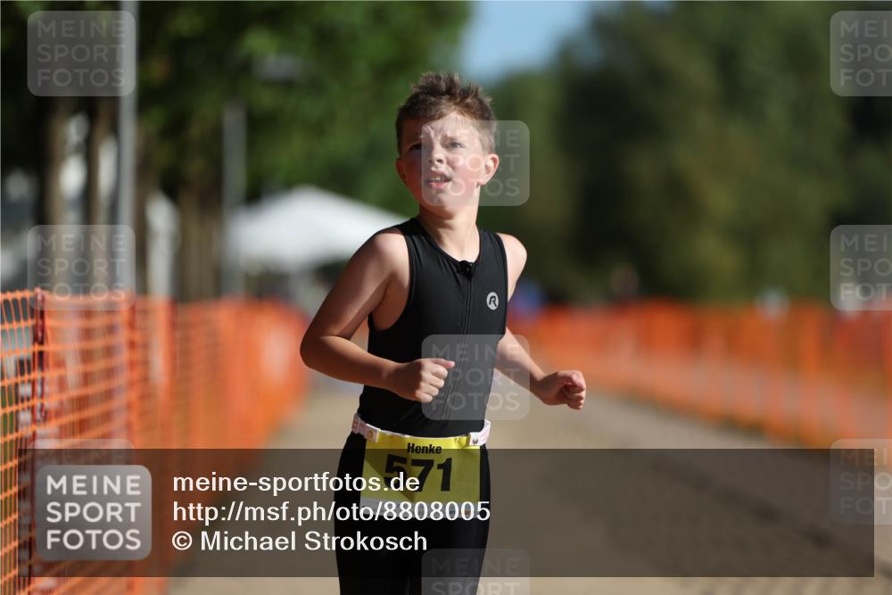 07.09.2025 - 19. Norderstedt Triathlon Michael Strokosch http://msf.ph/oto/8808005 07.09.2025 09:50:22 Laufen 571 meine-sportfotos.de