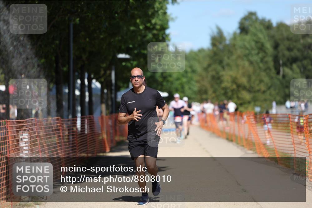 07.09.2025 - 19. Norderstedt Triathlon Michael Strokosch http://msf.ph/oto/8808010 07.09.2025 13:20:24 Laufen 141, 142, 1299 meine-sportfotos.de