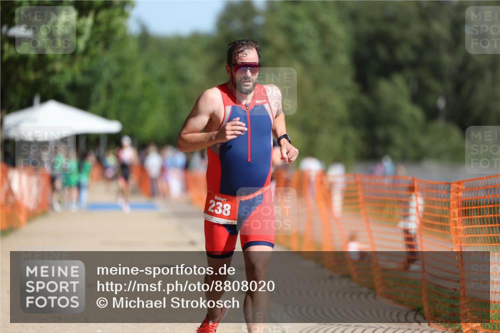 07.09.2025 - 19. Norderstedt Triathlon Michael Strokosch http://msf.ph/oto/8808020 07.09.2025 11:31:39 Laufen 200, 238, 1390 meine-sportfotos.de