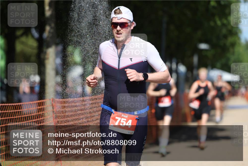 07.09.2025 - 19. Norderstedt Triathlon Michael Strokosch http://msf.ph/oto/8808099 07.09.2025 13:20:34 Laufen 175, 272, 754, 1374 meine-sportfotos.de