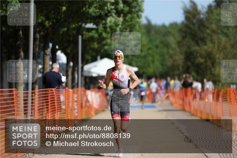 07.09.2025 - 19. Norderstedt Triathlon Michael Strokosch http://msf.ph/oto/8808139 07.09.2025 11:31:51 Laufen 200, 1176 meine-sportfotos.de