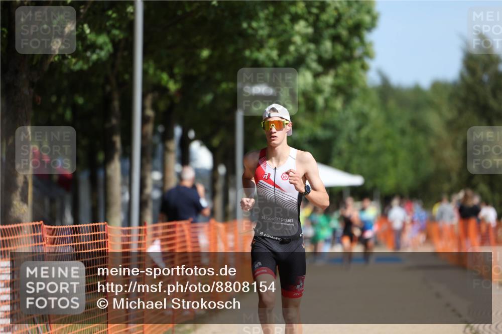 07.09.2025 - 19. Norderstedt Triathlon Michael Strokosch http://msf.ph/oto/8808154 07.09.2025 11:31:52 Laufen 1176 meine-sportfotos.de