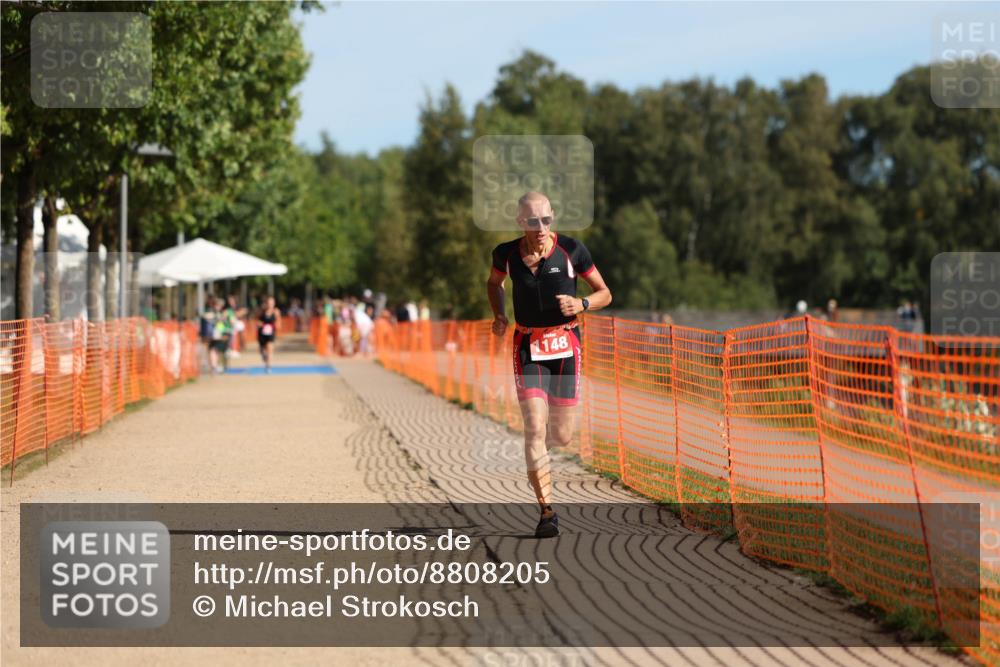 07.09.2025 - 19. Norderstedt Triathlon Michael Strokosch http://msf.ph/oto/8808205 07.09.2025 10:29:42 Laufen 1148 meine-sportfotos.de