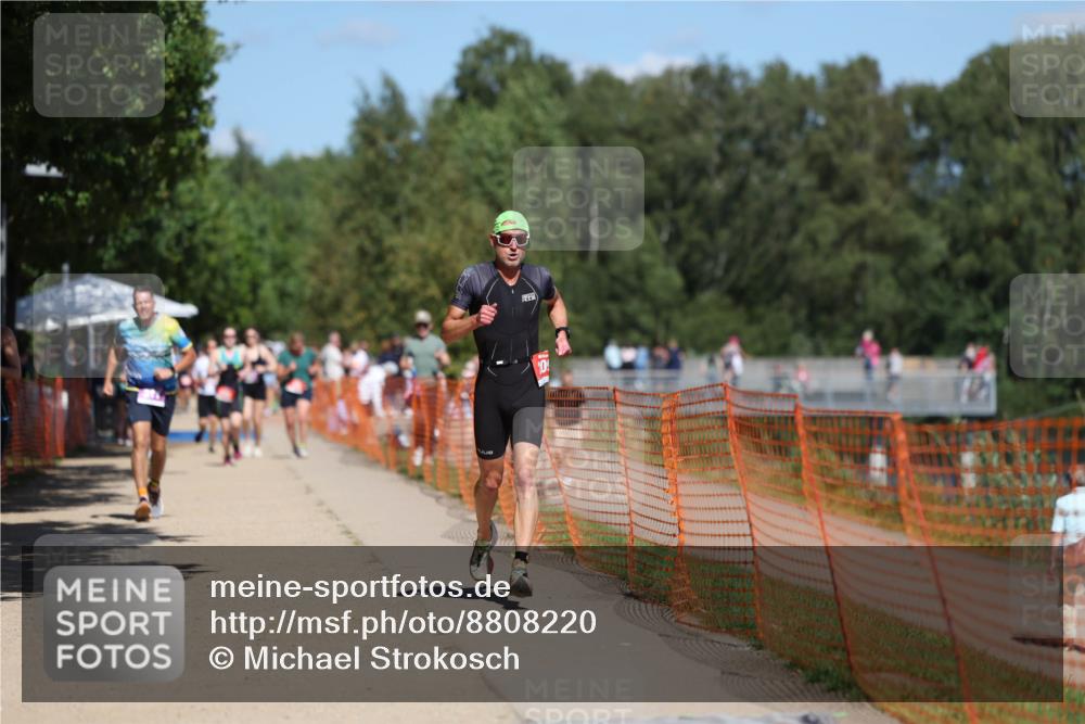 07.09.2025 - 19. Norderstedt Triathlon Michael Strokosch http://msf.ph/oto/8808220 07.09.2025 13:21:02 Laufen 209, 311, 759 meine-sportfotos.de