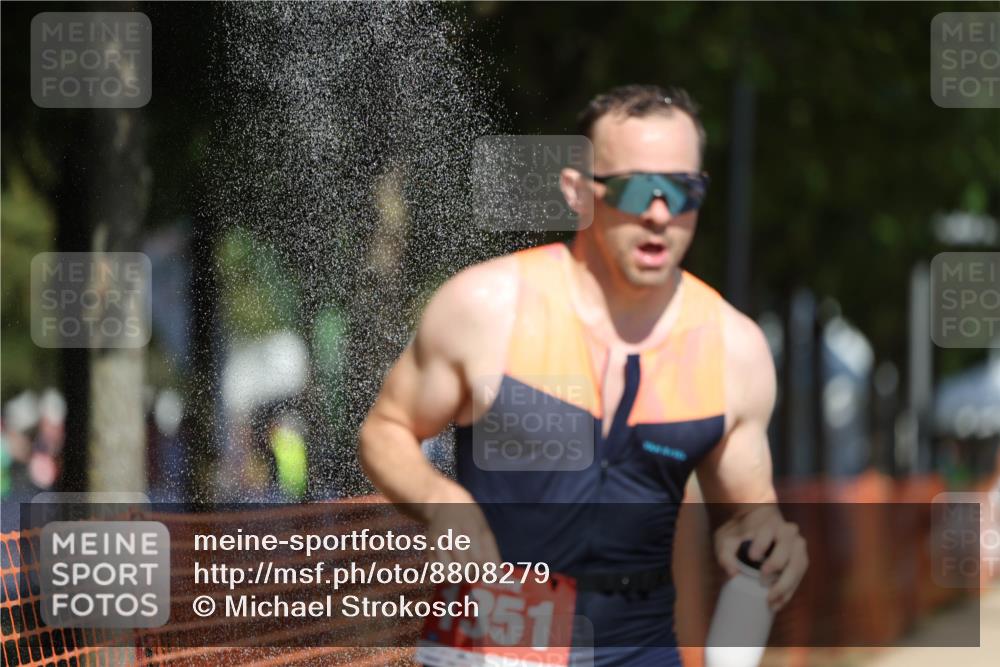 07.09.2025 - 19. Norderstedt Triathlon Michael Strokosch http://msf.ph/oto/8808279 07.09.2025 12:43:16 Laufen 818, 1294, 1351, 1379 meine-sportfotos.de