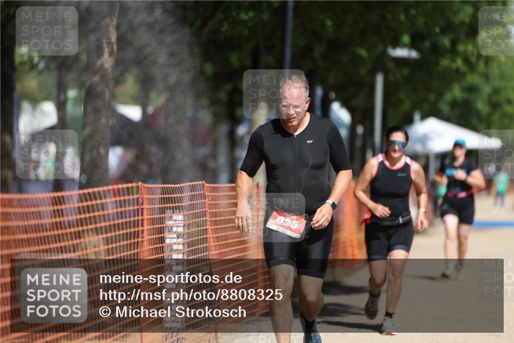 07.09.2025 - 19. Norderstedt Triathlon Michael Strokosch http://msf.ph/oto/8808325 07.09.2025 12:43:28 Laufen 835, 1268, 1380 meine-sportfotos.de