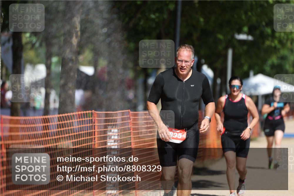 07.09.2025 - 19. Norderstedt Triathlon Michael Strokosch http://msf.ph/oto/8808329 07.09.2025 12:43:29 Laufen 835, 1268, 1380 meine-sportfotos.de