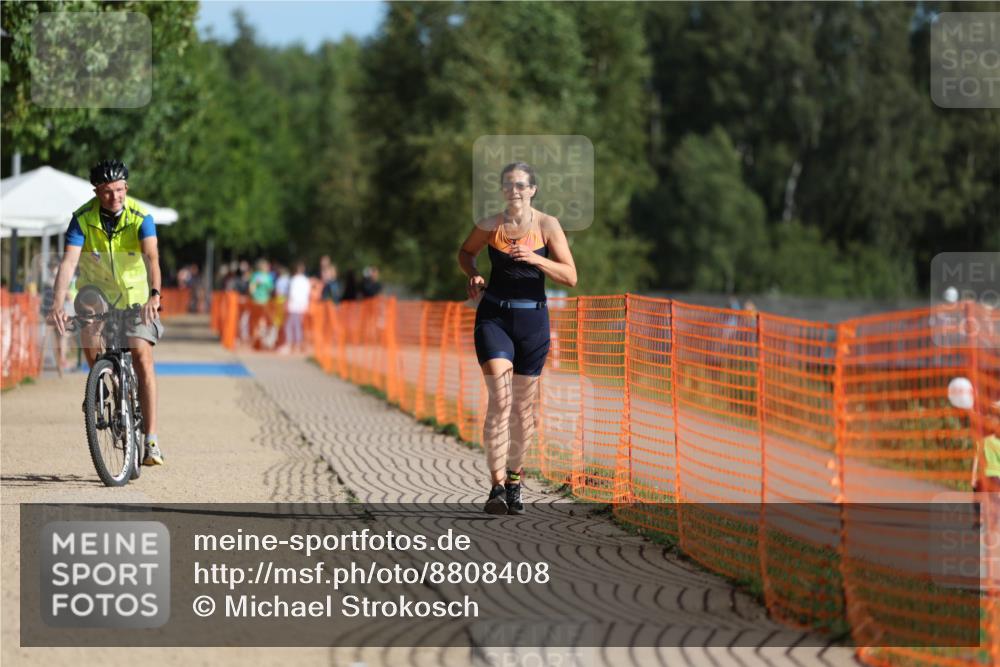 07.09.2025 - 19. Norderstedt Triathlon Michael Strokosch http://msf.ph/oto/8808408 07.09.2025 10:30:25 Laufen 1111, 1144 meine-sportfotos.de