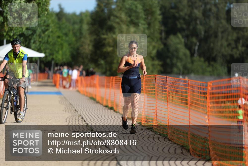 07.09.2025 - 19. Norderstedt Triathlon Michael Strokosch http://msf.ph/oto/8808416 07.09.2025 10:30:25 Laufen 1111, 1144 meine-sportfotos.de