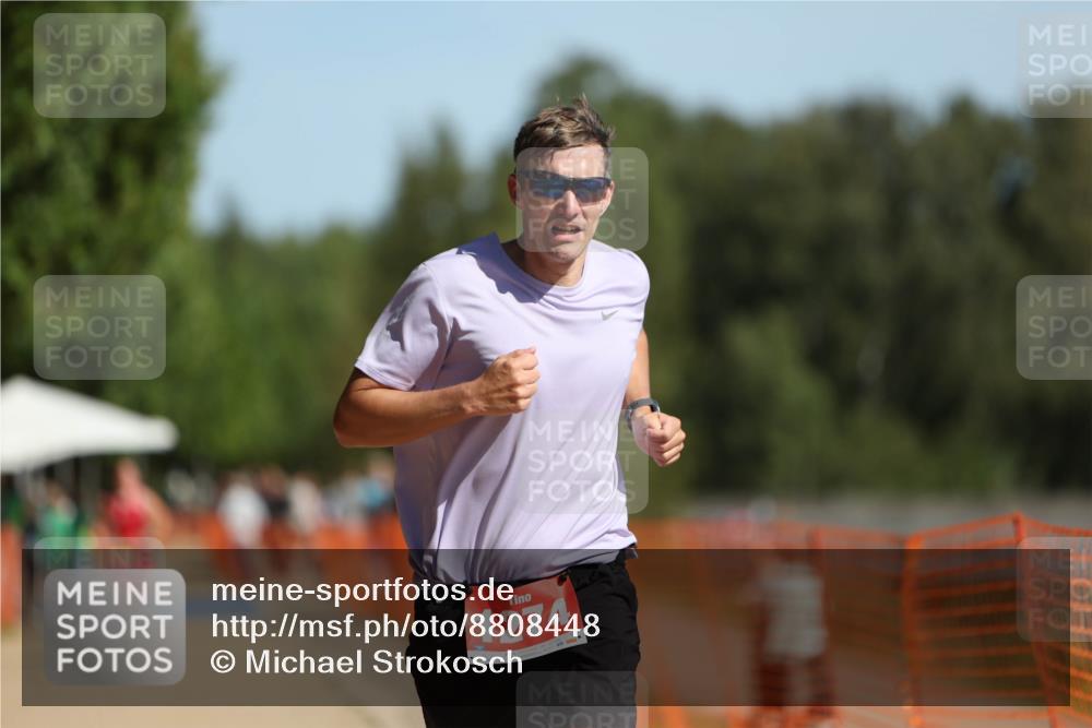 07.09.2025 - 19. Norderstedt Triathlon Michael Strokosch http://msf.ph/oto/8808448 07.09.2025 11:33:33 Laufen 1274 meine-sportfotos.de