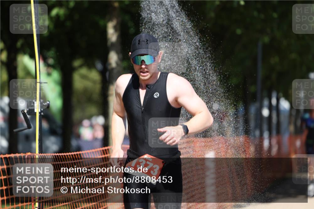 07.09.2025 - 19. Norderstedt Triathlon Michael Strokosch http://msf.ph/oto/8808453 07.09.2025 13:21:27 Laufen 220, 338, 1373 meine-sportfotos.de