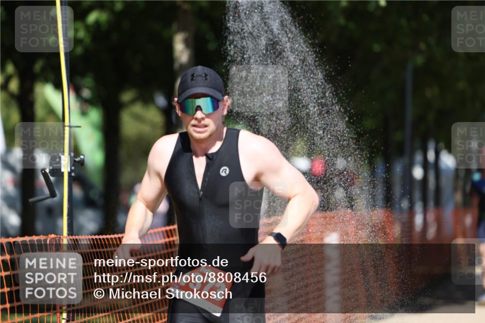 07.09.2025 - 19. Norderstedt Triathlon Michael Strokosch http://msf.ph/oto/8808456 07.09.2025 13:21:27 Laufen 220, 338, 1373 meine-sportfotos.de