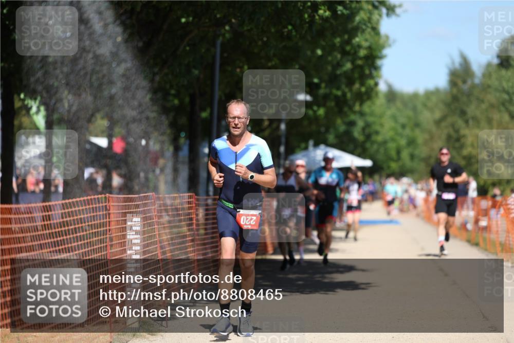 07.09.2025 - 19. Norderstedt Triathlon Michael Strokosch http://msf.ph/oto/8808465 07.09.2025 13:21:30 Laufen 220, 249, 301, 318, 338, 1373 meine-sportfotos.de
