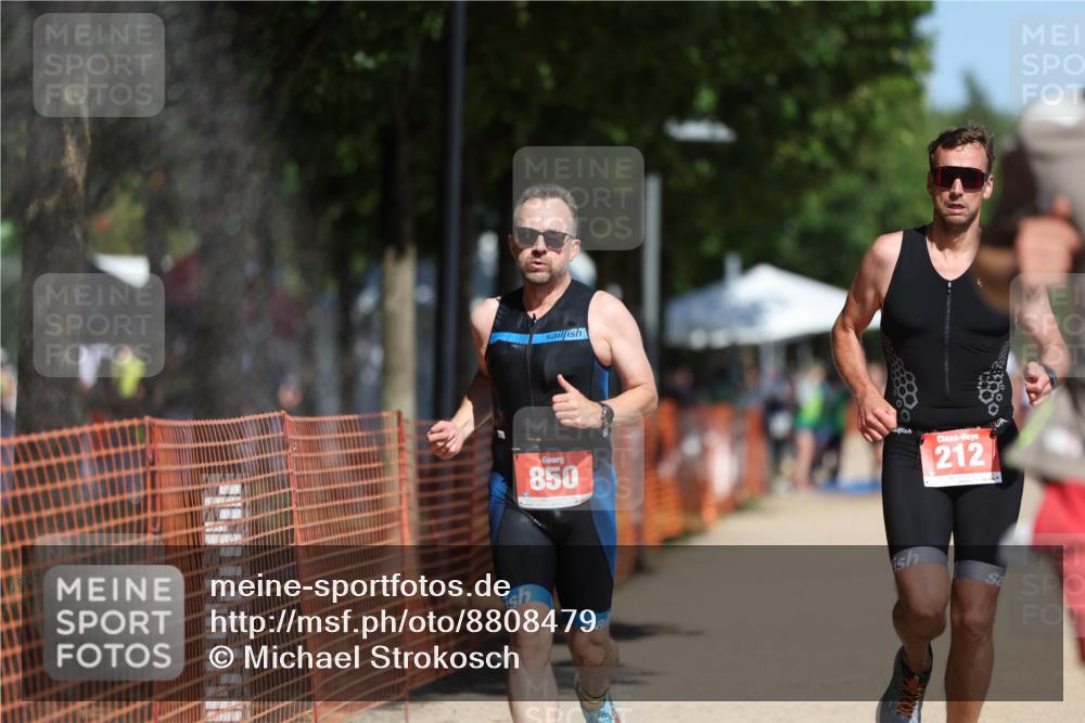 07.09.2025 - 19. Norderstedt Triathlon Michael Strokosch http://msf.ph/oto/8808479 07.09.2025 12:44:12 Laufen 212, 701, 850 meine-sportfotos.de
