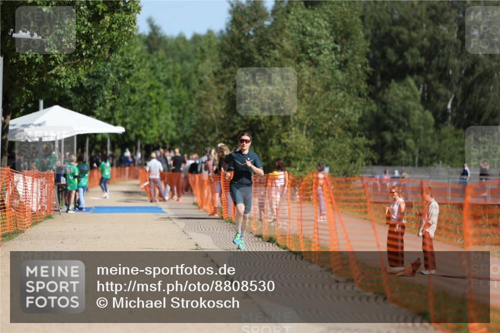 07.09.2025 - 19. Norderstedt Triathlon Michael Strokosch http://msf.ph/oto/8808530 07.09.2025 11:33:49 Laufen 1227 meine-sportfotos.de