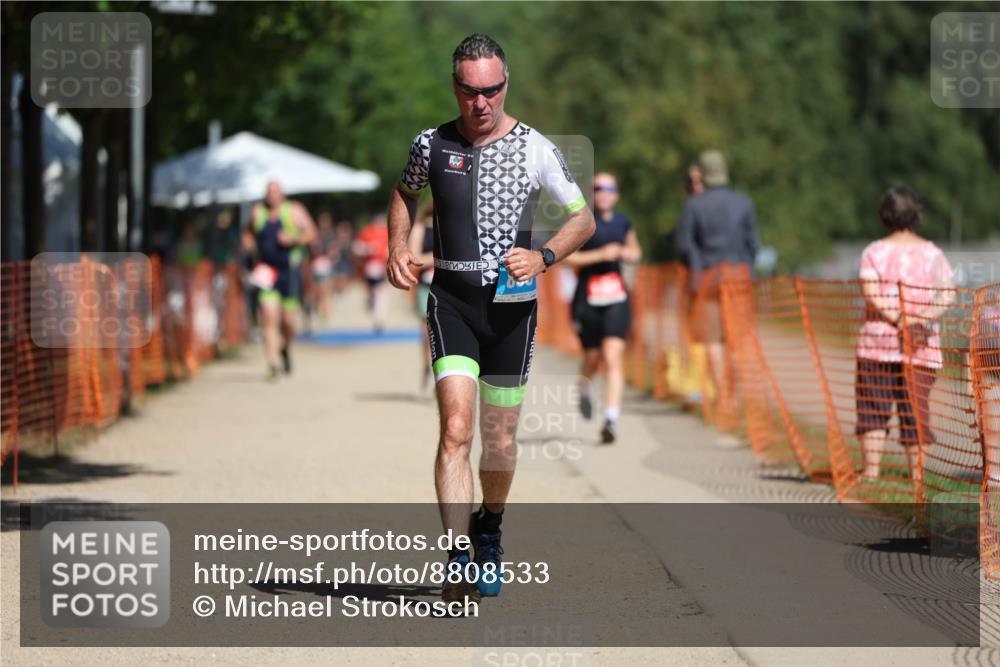 07.09.2025 - 19. Norderstedt Triathlon Michael Strokosch http://msf.ph/oto/8808533 07.09.2025 12:44:24 Laufen 898, 1361 meine-sportfotos.de