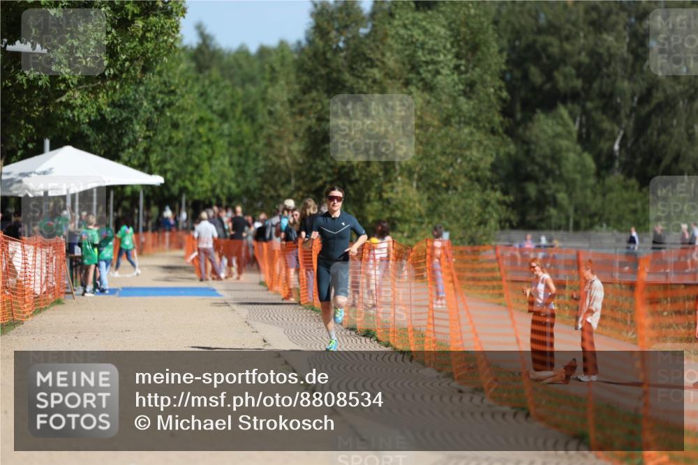 07.09.2025 - 19. Norderstedt Triathlon Michael Strokosch http://msf.ph/oto/8808534 07.09.2025 11:33:50 Laufen 1227 meine-sportfotos.de