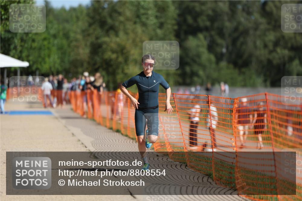 07.09.2025 - 19. Norderstedt Triathlon Michael Strokosch http://msf.ph/oto/8808554 07.09.2025 11:33:53 Laufen 1227 meine-sportfotos.de
