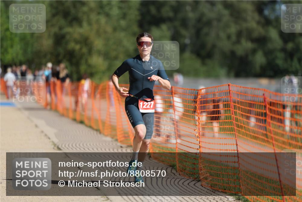 07.09.2025 - 19. Norderstedt Triathlon Michael Strokosch http://msf.ph/oto/8808570 07.09.2025 11:33:54 Laufen 1227 meine-sportfotos.de