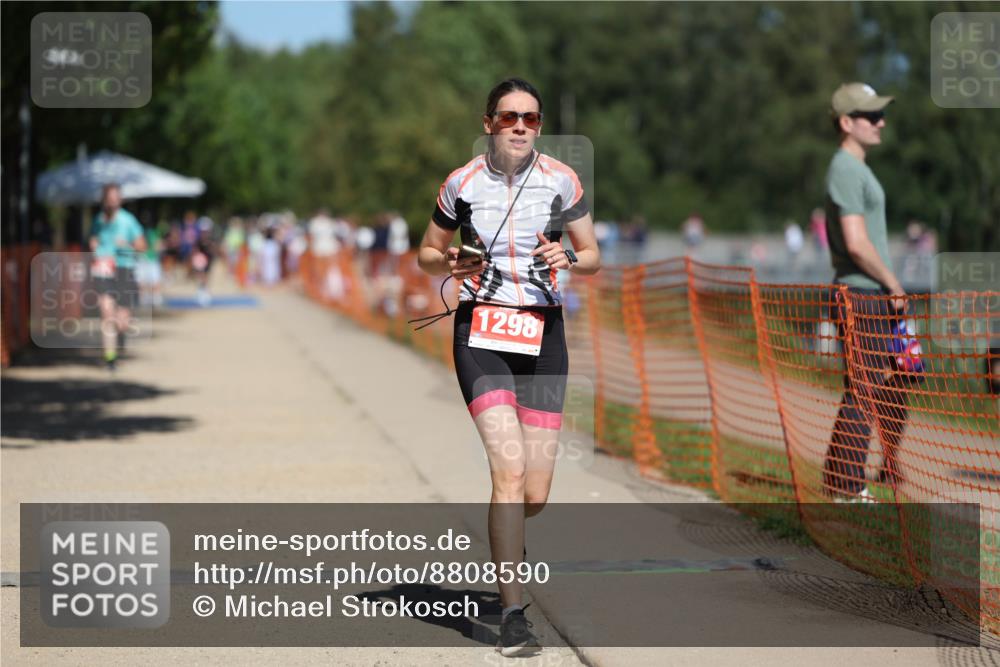 07.09.2025 - 19. Norderstedt Triathlon Michael Strokosch http://msf.ph/oto/8808590 07.09.2025 13:21:41 Laufen 194, 1298 meine-sportfotos.de