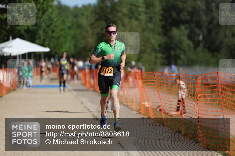 07.09.2025 - 19. Norderstedt Triathlon Michael Strokosch http://msf.ph/oto/8808618 07.09.2025 11:34:18 Laufen 276, 1173 meine-sportfotos.de