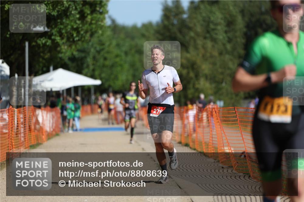 07.09.2025 - 19. Norderstedt Triathlon Michael Strokosch http://msf.ph/oto/8808639 07.09.2025 11:34:20 Laufen 276, 1173 meine-sportfotos.de