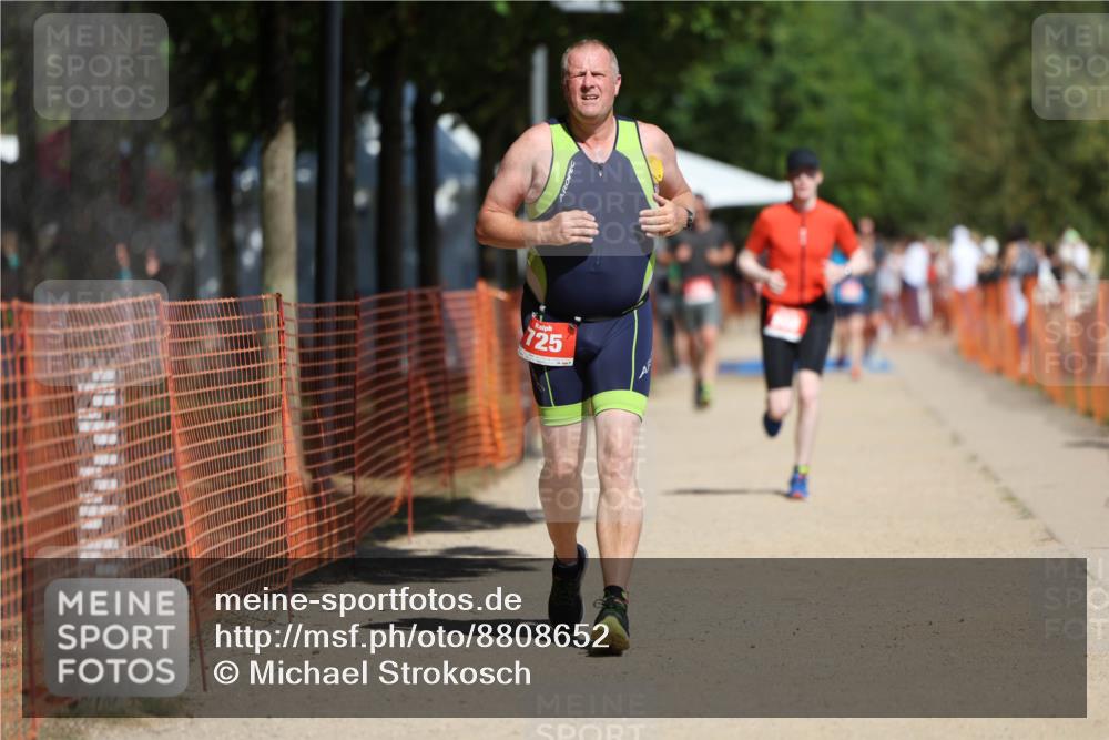 07.09.2025 - 19. Norderstedt Triathlon Michael Strokosch http://msf.ph/oto/8808652 07.09.2025 12:44:38 Laufen 725, 808, 1231 meine-sportfotos.de