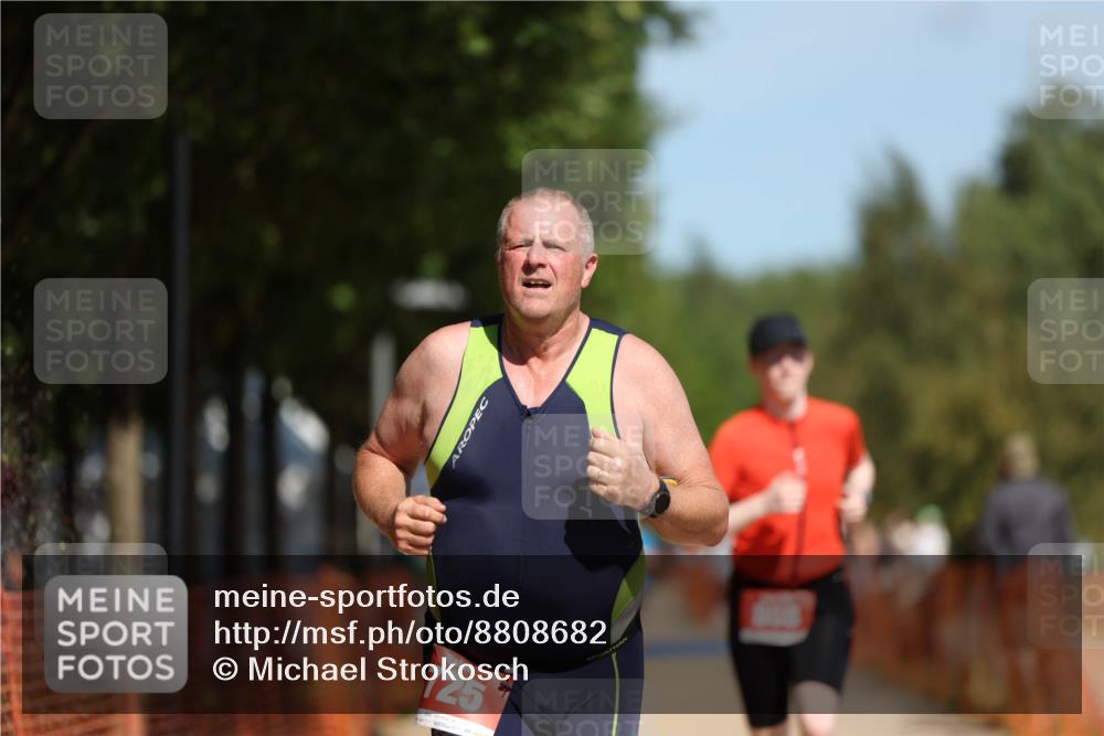 07.09.2025 - 19. Norderstedt Triathlon Michael Strokosch http://msf.ph/oto/8808682 07.09.2025 12:44:41 Laufen 725, 808, 1231 meine-sportfotos.de