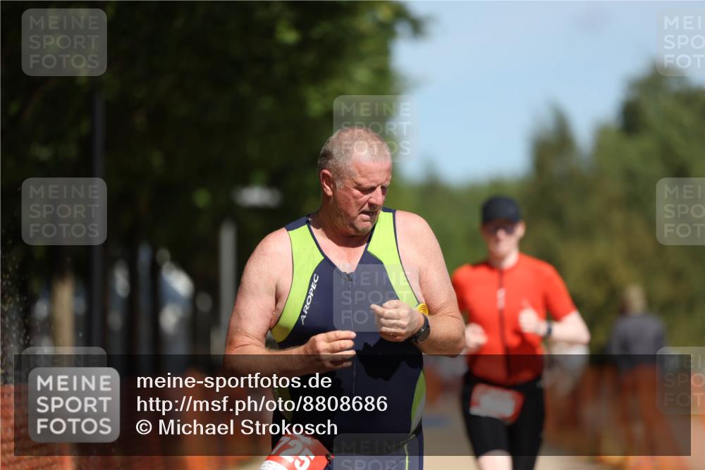 07.09.2025 - 19. Norderstedt Triathlon Michael Strokosch http://msf.ph/oto/8808686 07.09.2025 12:44:41 Laufen 725, 808, 1231 meine-sportfotos.de