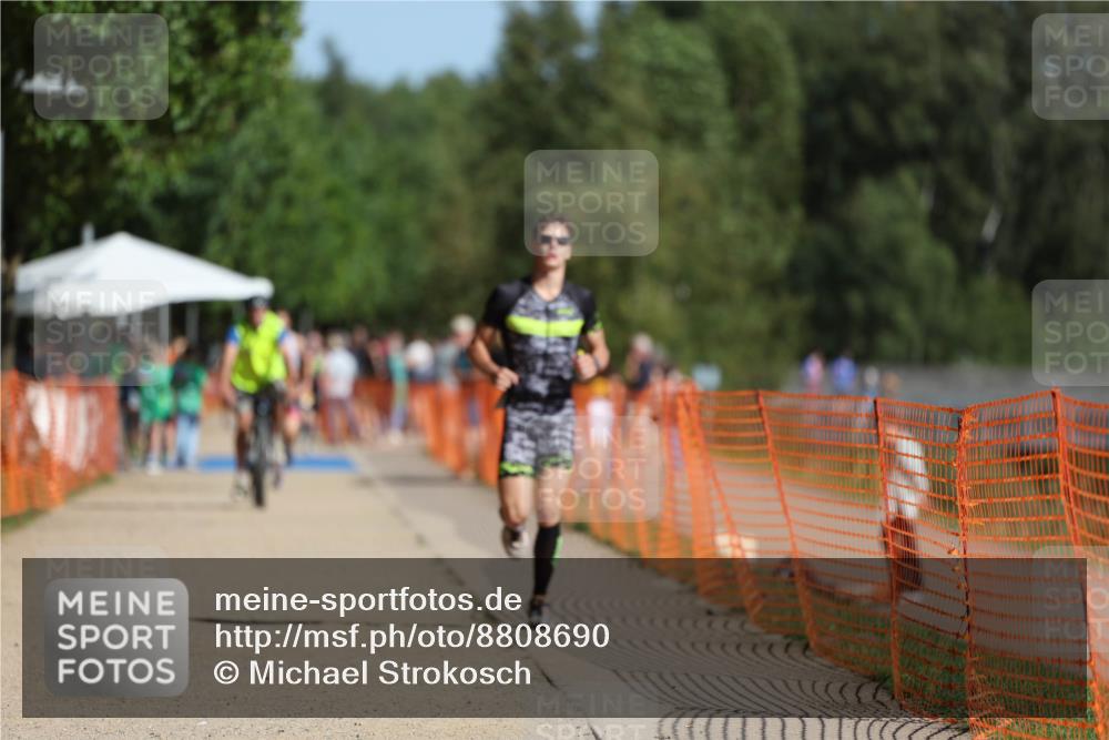 07.09.2025 - 19. Norderstedt Triathlon Michael Strokosch http://msf.ph/oto/8808690 07.09.2025 11:34:26 Laufen 276, 1175 meine-sportfotos.de