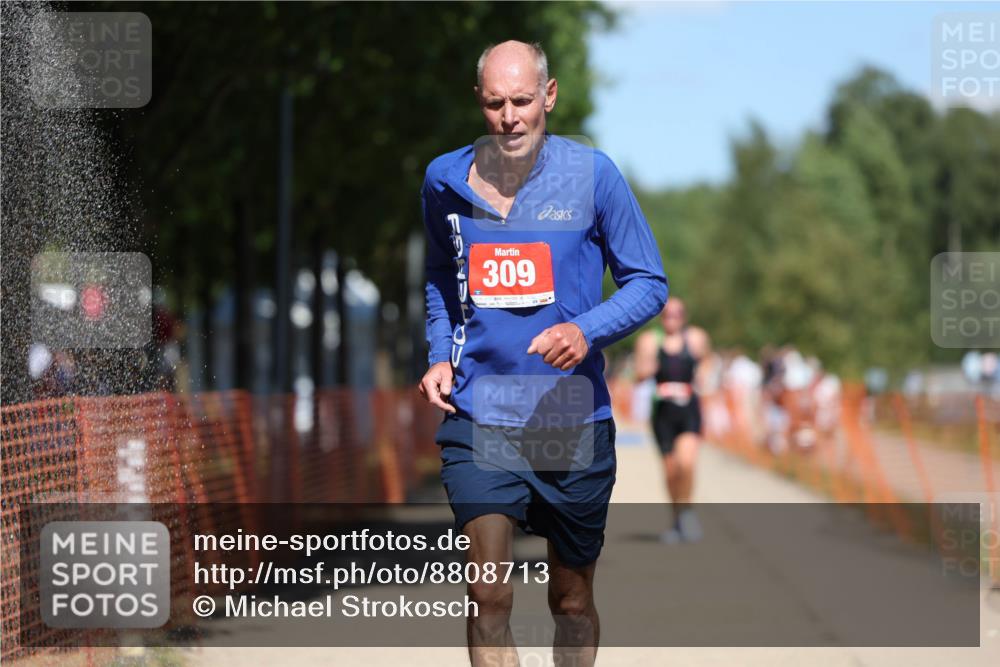 07.09.2025 - 19. Norderstedt Triathlon Michael Strokosch http://msf.ph/oto/8808713 07.09.2025 13:22:09 Laufen 309, 718, 744, 825 meine-sportfotos.de