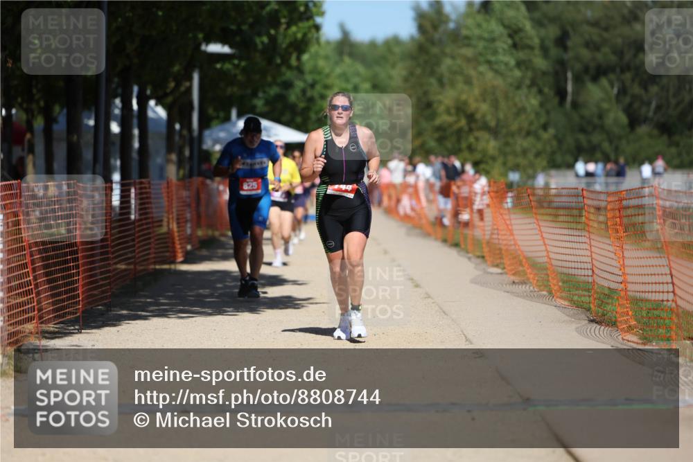 07.09.2025 - 19. Norderstedt Triathlon Michael Strokosch http://msf.ph/oto/8808744 07.09.2025 13:22:12 Laufen 309, 744, 825 meine-sportfotos.de