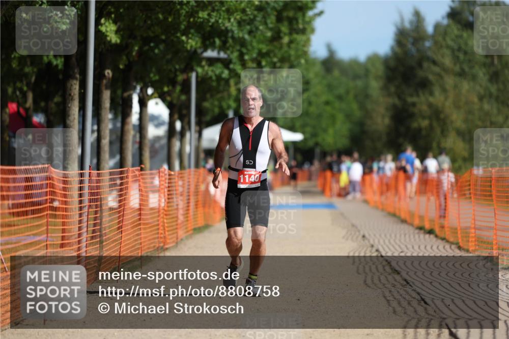07.09.2025 - 19. Norderstedt Triathlon Michael Strokosch http://msf.ph/oto/8808758 07.09.2025 10:32:43 Laufen 1140 meine-sportfotos.de