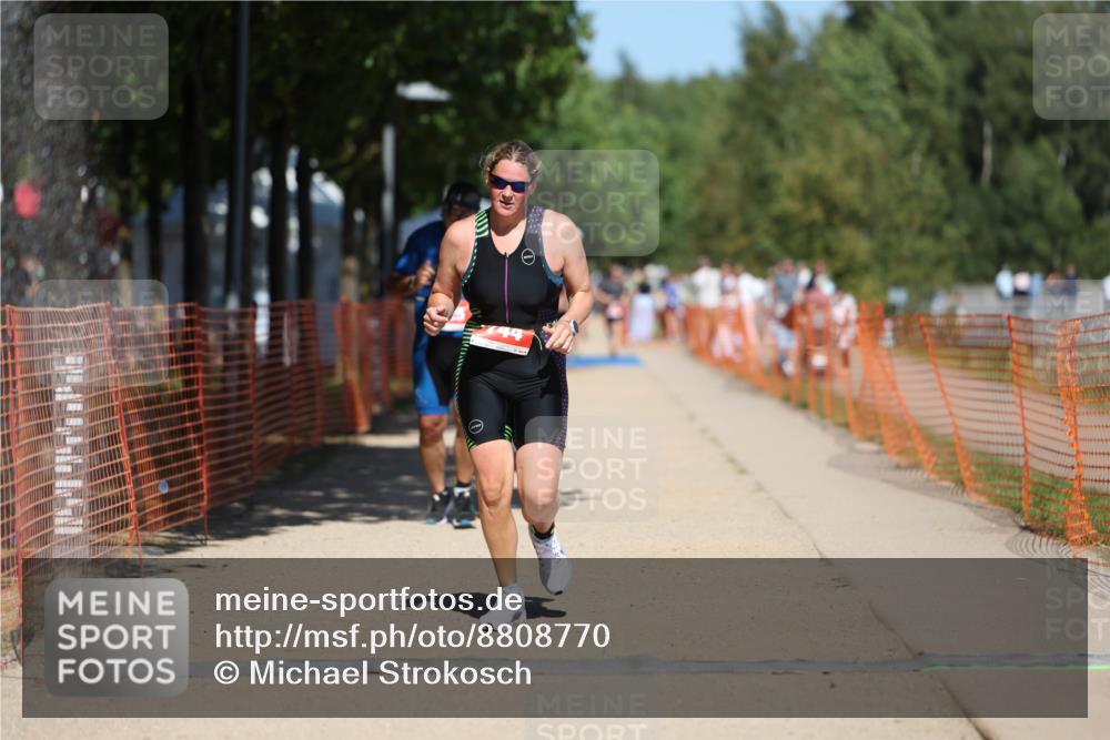07.09.2025 - 19. Norderstedt Triathlon Michael Strokosch http://msf.ph/oto/8808770 07.09.2025 13:22:14 Laufen 329, 744, 825, 1256 meine-sportfotos.de