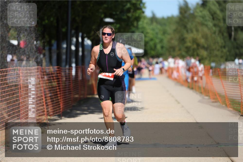 07.09.2025 - 19. Norderstedt Triathlon Michael Strokosch http://msf.ph/oto/8808783 07.09.2025 13:22:14 Laufen 329, 744, 825, 1256 meine-sportfotos.de