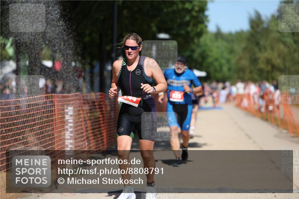 07.09.2025 - 19. Norderstedt Triathlon Michael Strokosch http://msf.ph/oto/8808791 07.09.2025 13:22:15 Laufen 329, 744, 825, 1256 meine-sportfotos.de