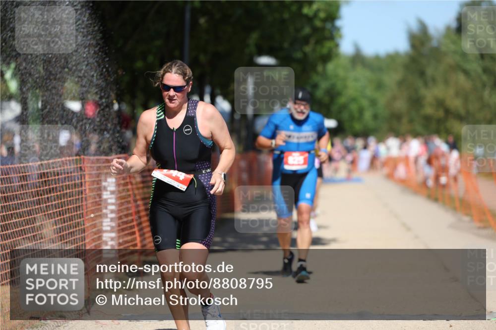 07.09.2025 - 19. Norderstedt Triathlon Michael Strokosch http://msf.ph/oto/8808795 07.09.2025 13:22:15 Laufen 329, 744, 825, 1256 meine-sportfotos.de